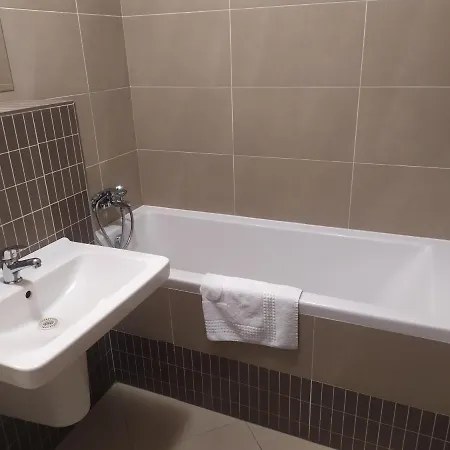 Aparthotel Studio Kinga 3*